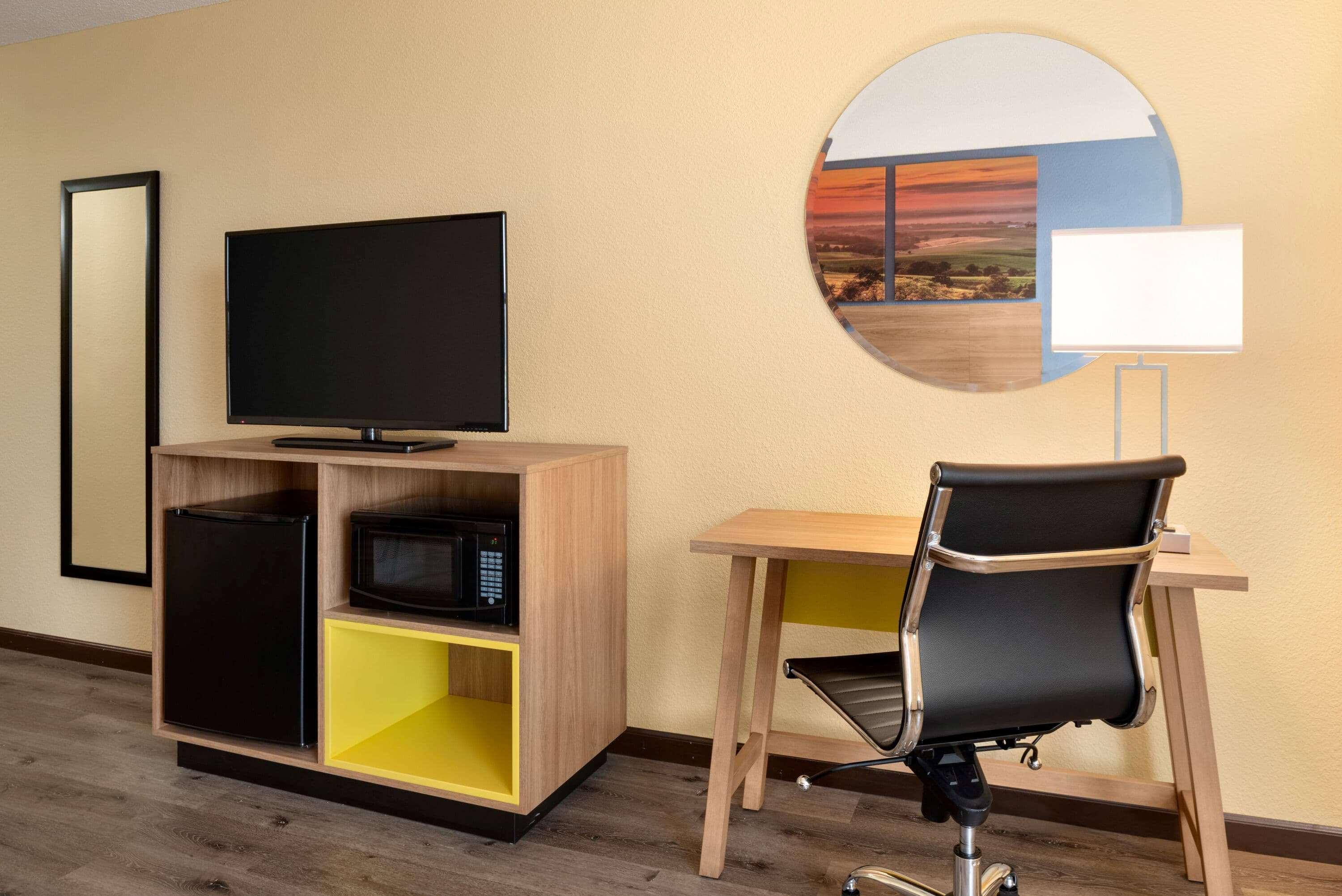 Days Inn & Suites By Wyndham Merrillville Bagian luar foto
