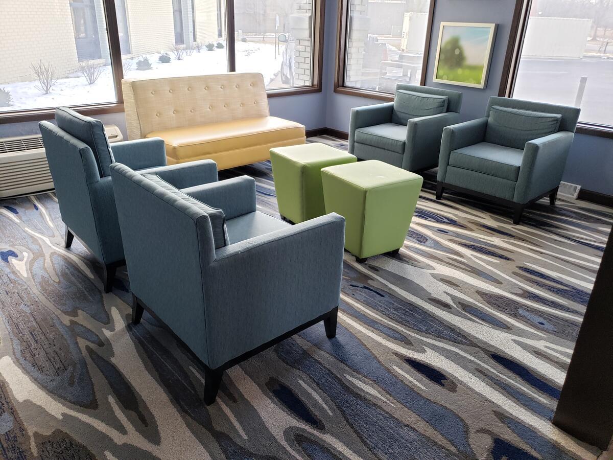 Days Inn & Suites By Wyndham Merrillville Bagian luar foto