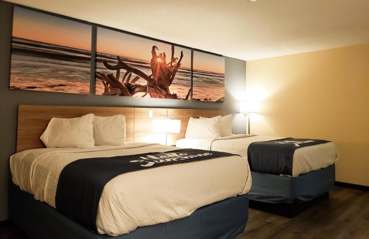 Days Inn & Suites By Wyndham Merrillville Bagian luar foto